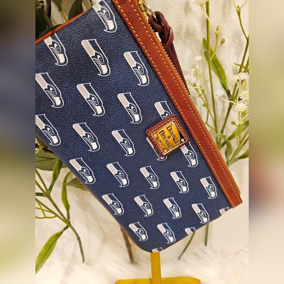NWT Seattle Seahawks Dooney Wristlet - Picture 2 of 6